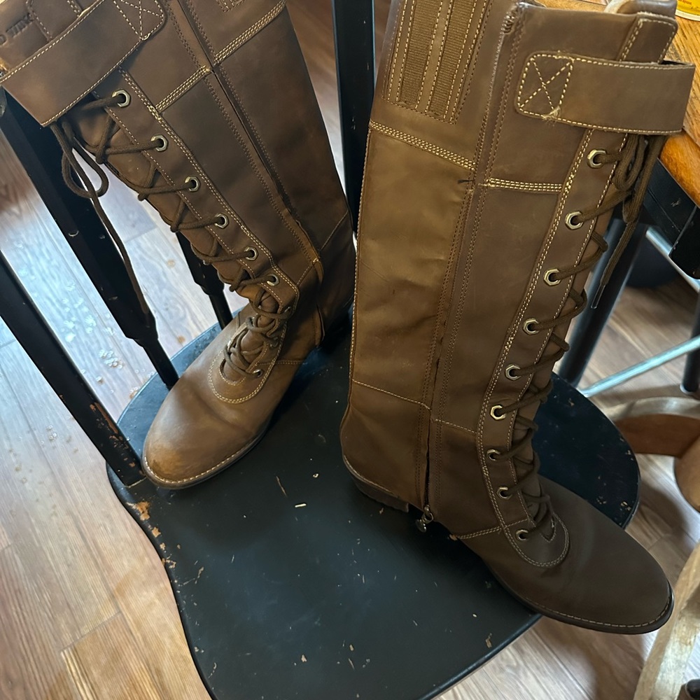Red Wing Shoes Woman’s 9.5 tall leather zip up boots - Picture 4 of 6